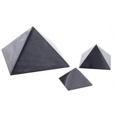Šungitová pyramida leštěná 3x3 cm